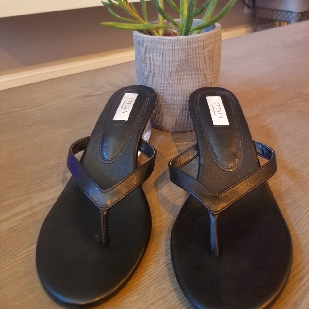 STEVEN New York thong sandals